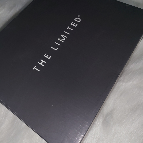 The Limited shoes. New in box. No tags - Picture 7 of 7
